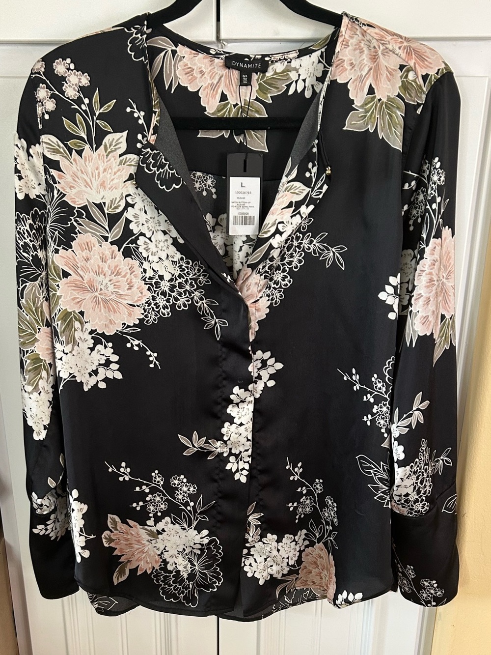 Dynamite Black Floral V-Neck Long-Sleeve Blouse.  Sz Lg.  385